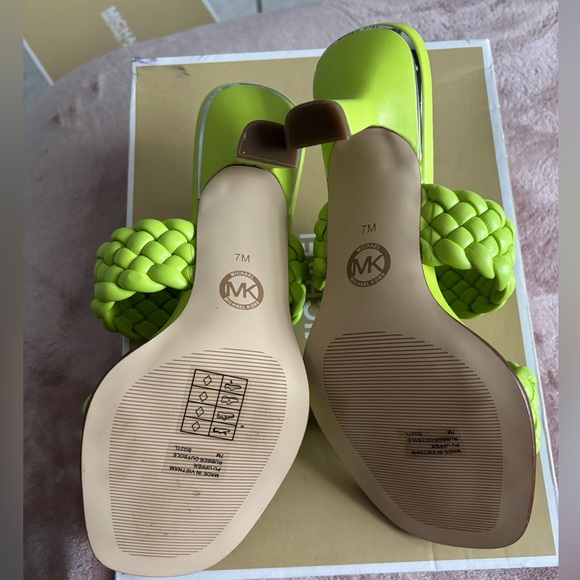 MICHAEL KORS Amelia Braided Mule 💚 - Picture 6 of 6